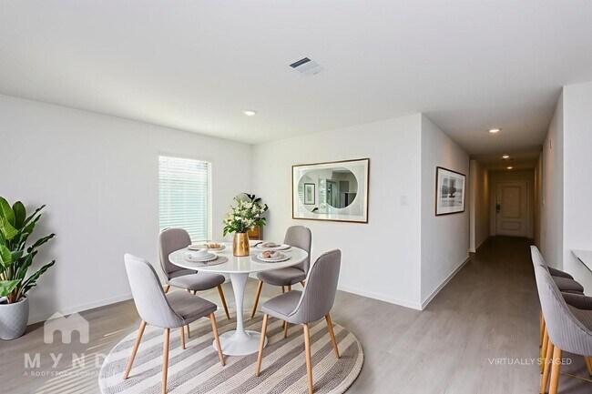 Building Photo - 2725 Ctr Crk Ln