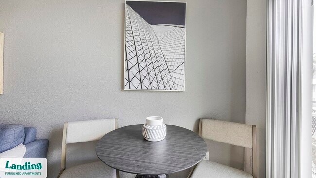 Foto del edificio - 1811 E Apache Blvd