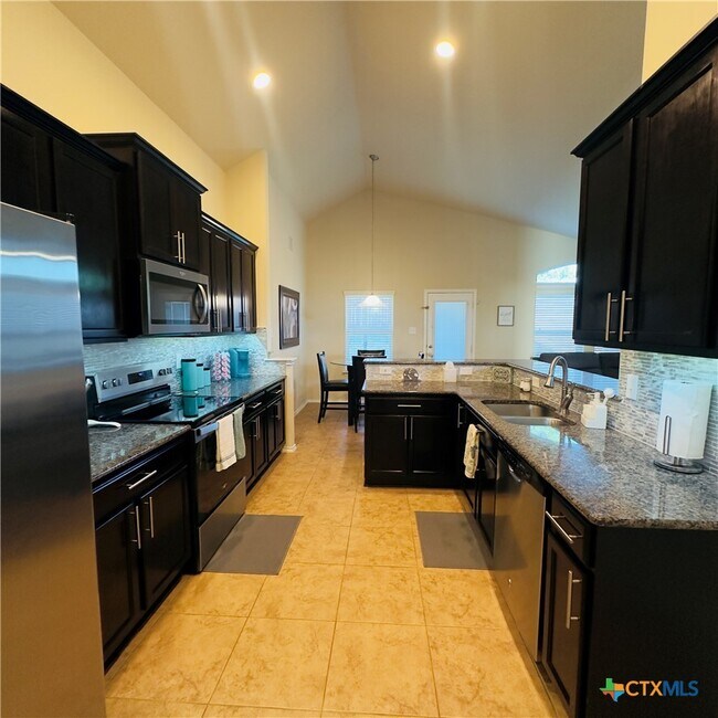 Foto del edificio - 1521 Starlight Dr