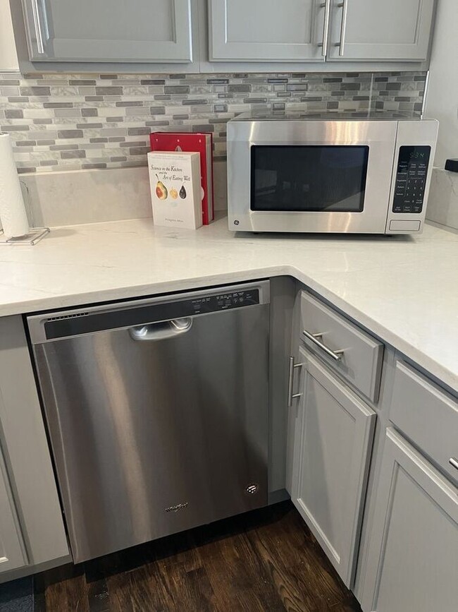 Foto del edificio - 3942 Hemphill Way