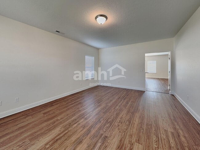 Building Photo - 59 S Lancaster Dr