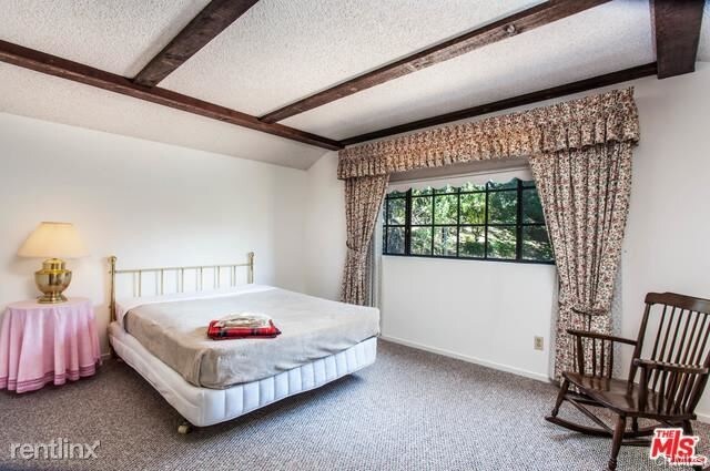 Building Photo - 4 br, 3 bath House - 23025 Humming Bird Way