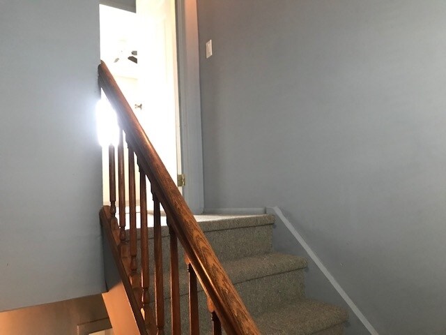 Building Photo - 16-18 Pavonia Ct