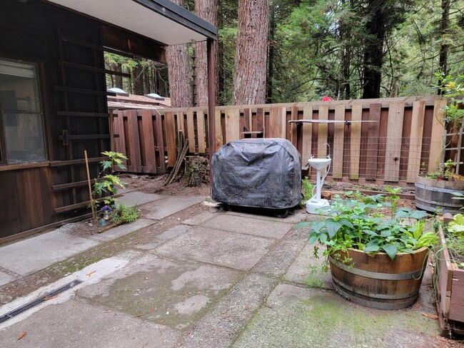 large enclosed patio - 32260 Ellison Way