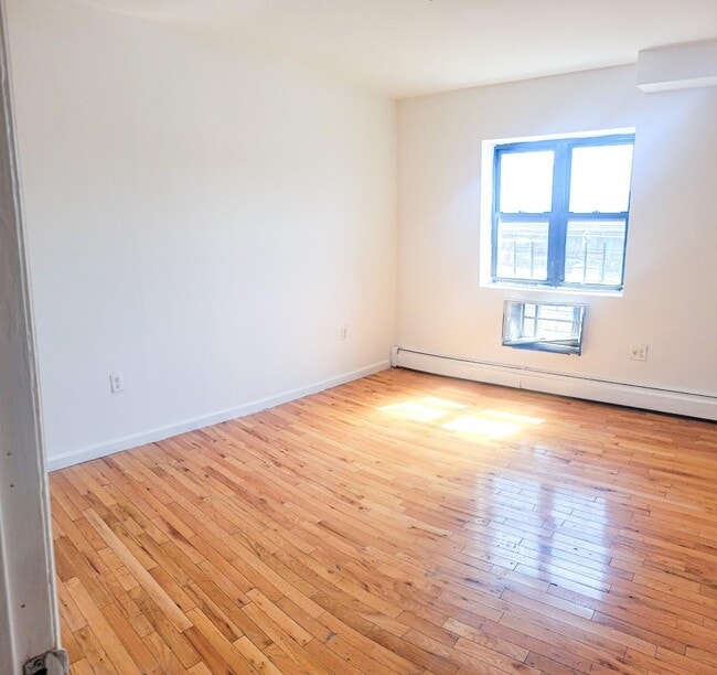 1816 Edison Ave Unit 4C, The Bronx, NY 10461 Room for Rent in The