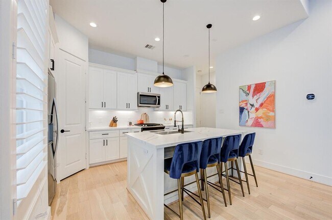 Building Photo - 10941 Fire Creek Dr