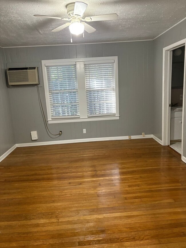 Foto del edificio - 1BED/1BATH Near I10 and Monroe