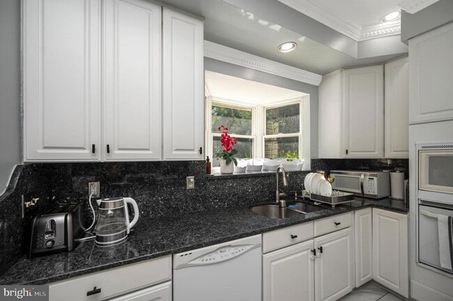 Building Photo - 16005 Kings Mountain Rd