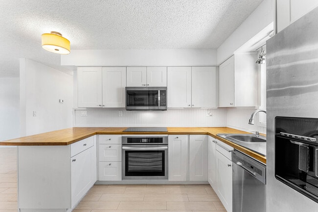 Foto del edificio - 7643 Overlook Rd