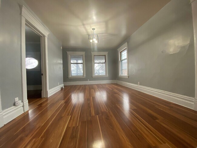 Foto del edificio - 743 Academy St