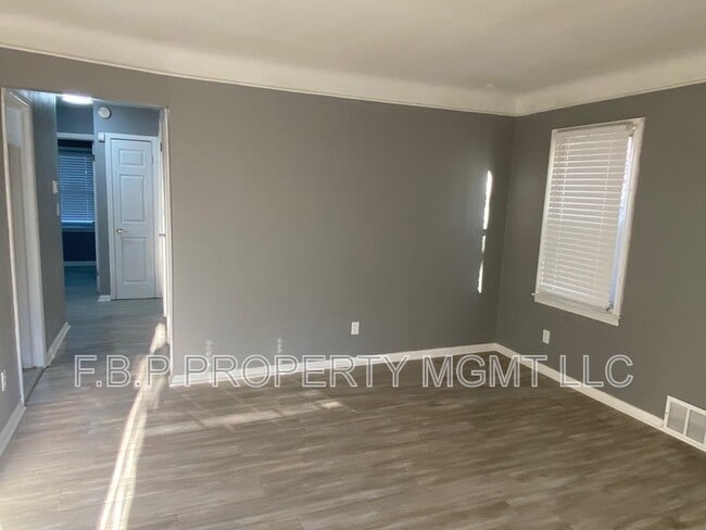 Building Photo - 19480 Huntington Rd