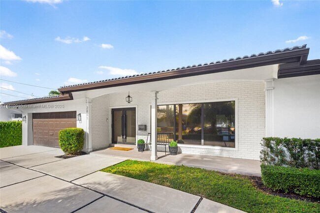 Foto del edificio - 2841 NE 55th St