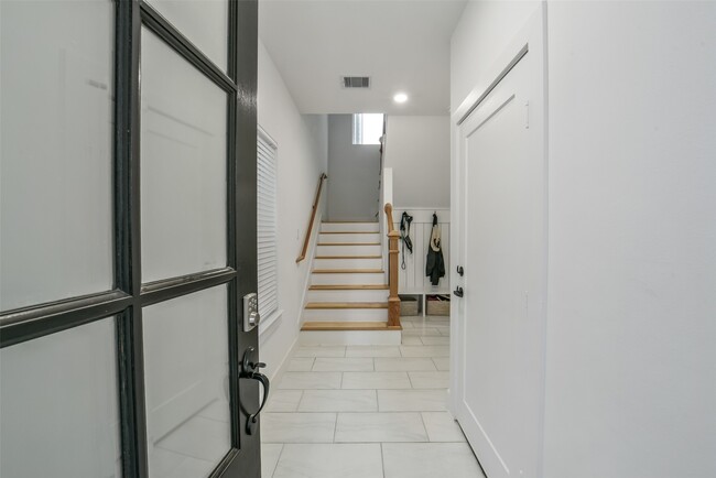 Foto del edificio - 718 W Donovan St