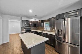 Building Photo - 10519 Fawnview Dr