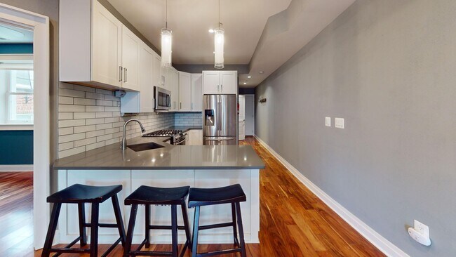 Building Photo - Unique Admo Two Bed/Two & a Half Bath W/Pa...