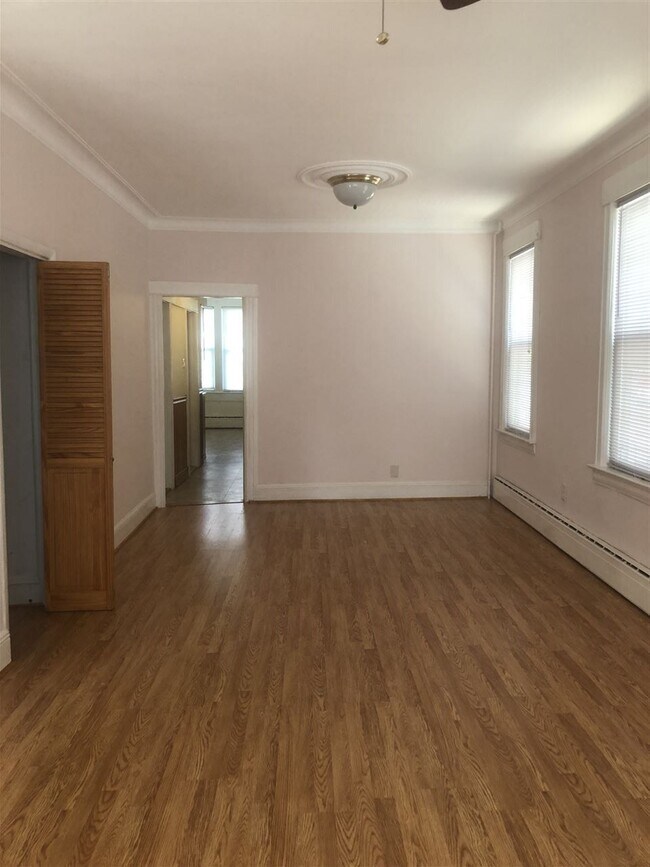 Foto del edificio - 145 W 24th St