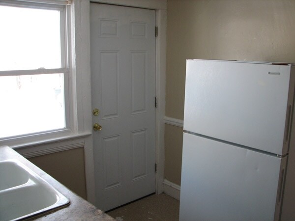 , cocina 2 - 7712 Lawn Ave