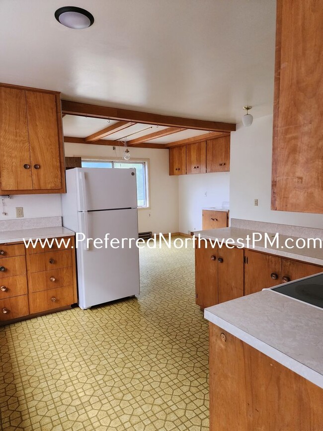 Building Photo - Large vintage home in Jefferson Westside N...
