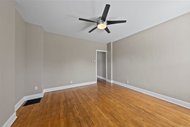 Building Photo - 1343 Bruck St