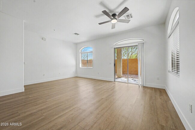Foto del edificio - 17365 N Cave Creek Rd