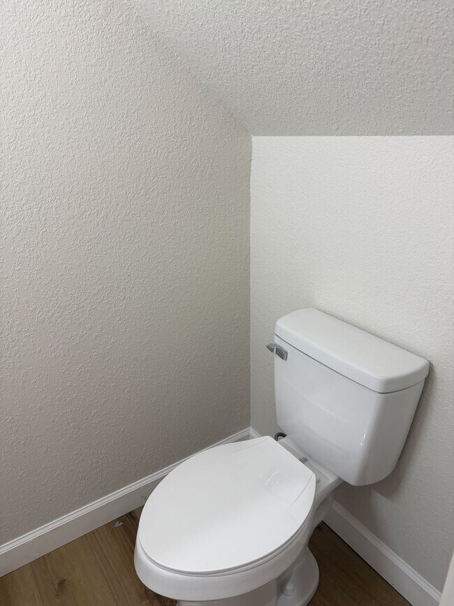 Building Photo - 325 Houghton St