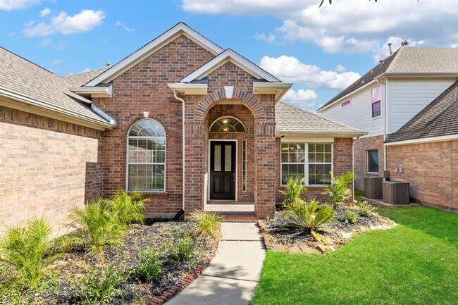Building Photo - 18010 Memorial Falls Dr
