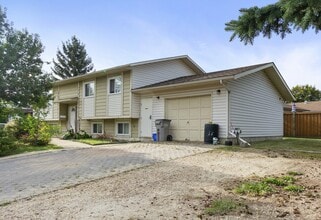 Building Photo - 9451-65ave 65 Ave