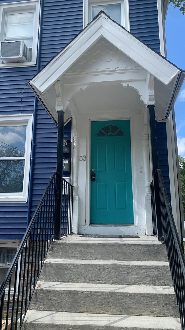 Building Photo - 53 Thorn St