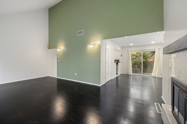 Building Photo - 38 Fifer Ln