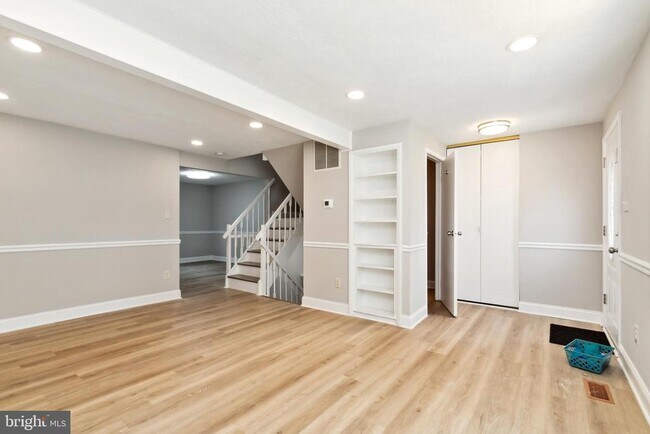 Foto del edificio - 3380 Longbow Ct