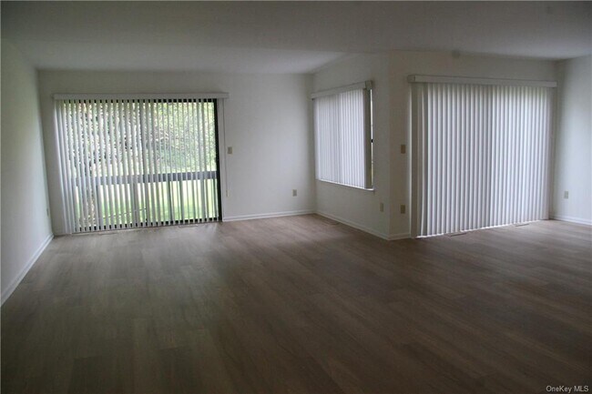 Building Photo - 17 Rockhagen Rd