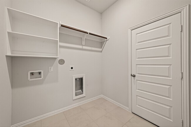 Foto del edificio - 6123 Severson Lake Ct