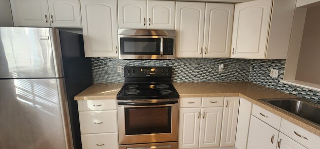 Building Photo - 1425 Quinnipiac Ave
