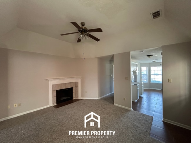 Building Photo - 7845 Shadowland Dr