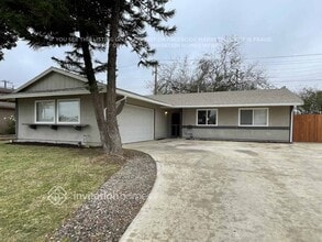 Building Photo - 2105 Lysander Ave
