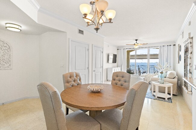 Building Photo - 275 NW Flagler Ave