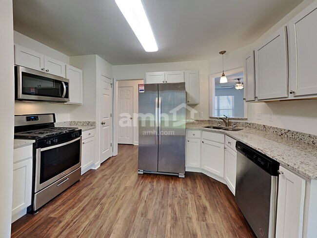 Foto del edificio - 2807 Sutherland Dr