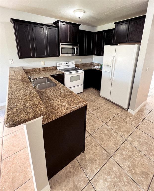 Foto del edificio - 1210 Windsor Lake Cir