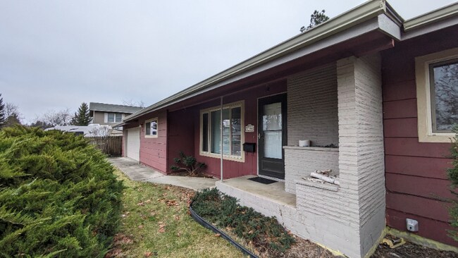 Foto del edificio - 1005 E 8th St