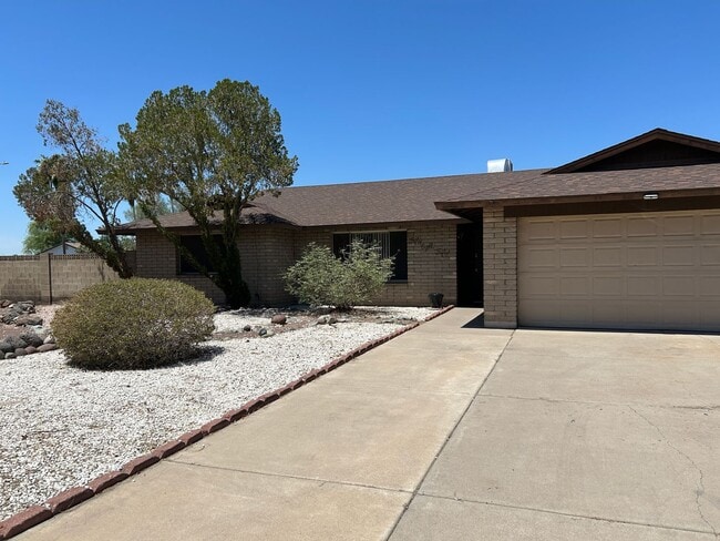 4 BEDROOM HOME WITH PRIVATE POOL - 4 BEDROOM HOME WITH PRIVATE POOL