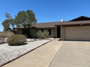 Building Photo - 5850 W Acoma Dr