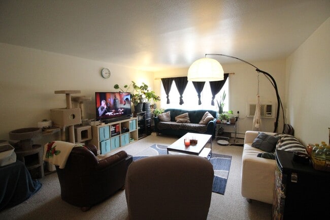 Building Photo - Great Condo