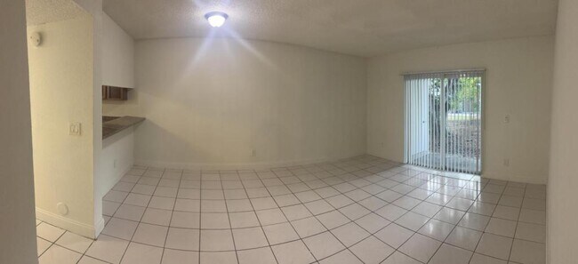 Foto del edificio - 11501 NW 44th St