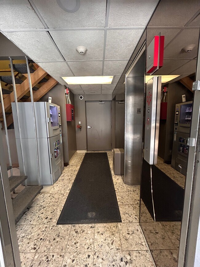 Vestíbulo/Ascensor - Edgewater East