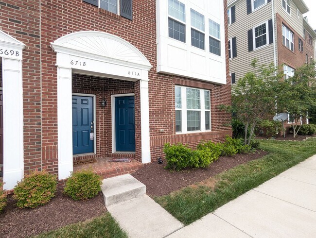 Foto del edificio - Two Level END UNIT condo in East of Market...