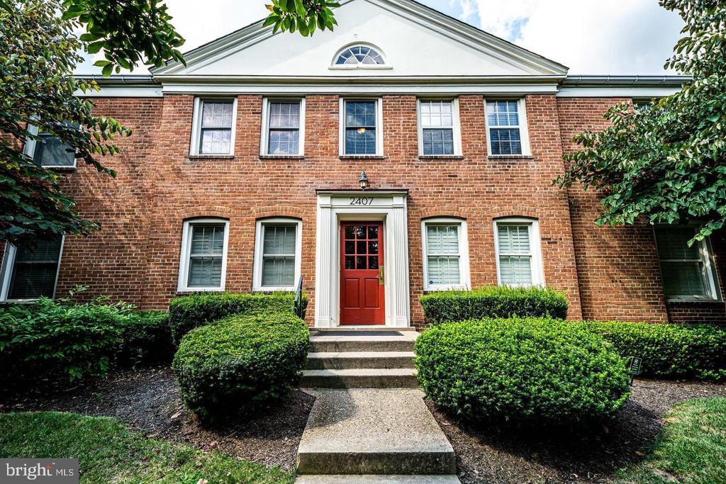 Foto principal - 2407 Arlington Blvd