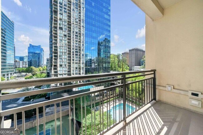 Foto del edificio - 3445 N Stratford Rd NE