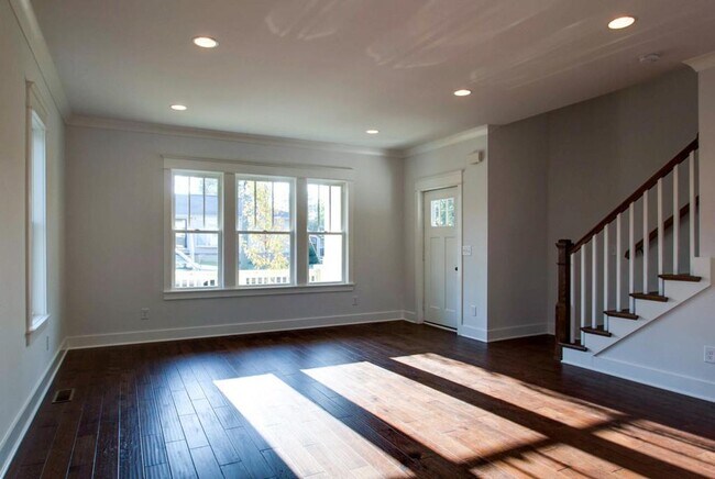 Foto del edificio - 2 Bedroom, 2.5 Bath Home in East Nashville