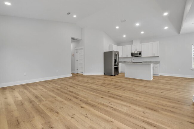 Foto del edificio - 2465 N Jefferson St