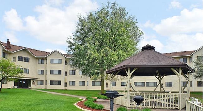 Building Photo - The Grove at White Bear Lake